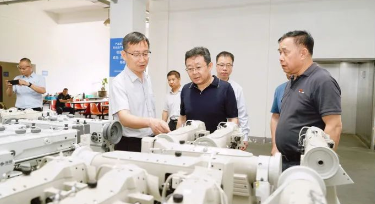 張立偉一行赴陜鼓章丘氣體、青島海發(fā)集團(tuán)、上海臨港產(chǎn)業(yè)區(qū)等單位考察調(diào)研