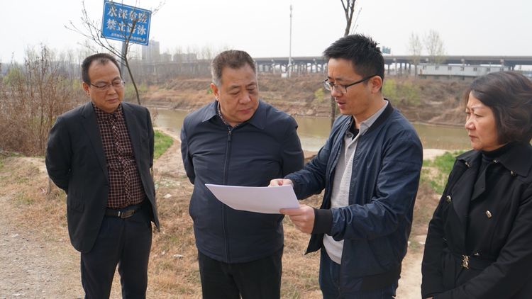 集團領導金輝赴涇陽產(chǎn)業(yè)基地就產(chǎn)業(yè)結構調(diào)整、重點項目推進等進行工作調(diào)研